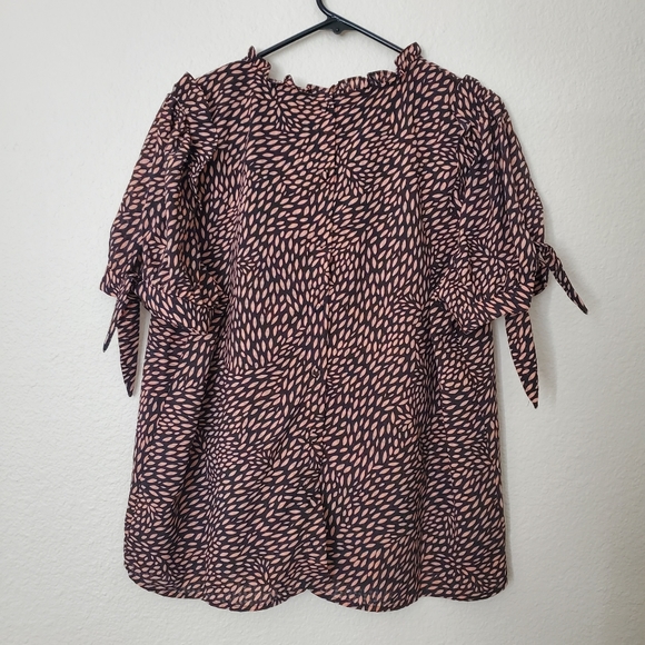 Who What Wear Contemporary Floral Pattern Blouse - Picture 2 of 7